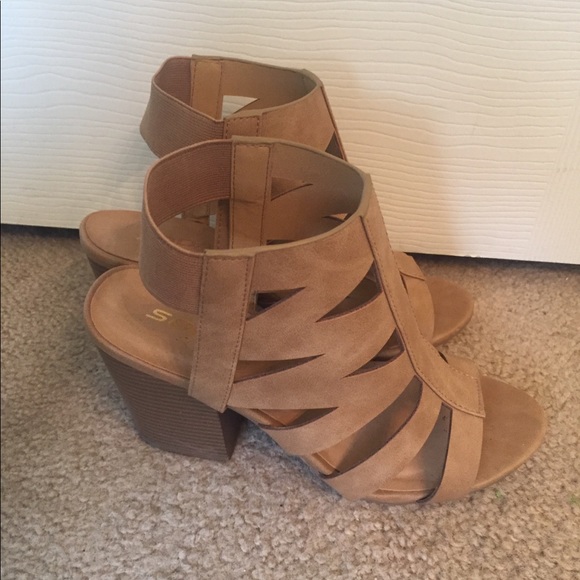 Heels - Picture 2 of 4